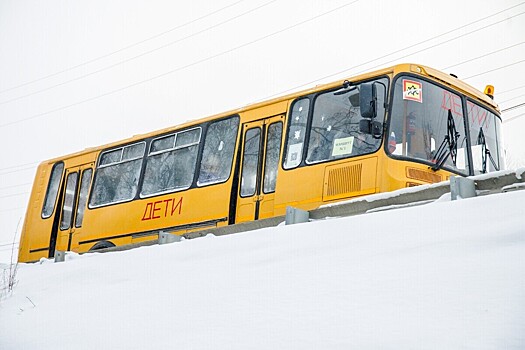 Сразу несколько школ получили угрозы о взрыве на украинском