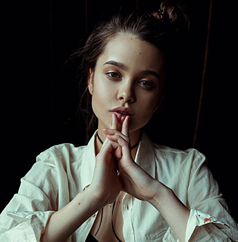 Что мы знаем о новой девушке Алекса Смерфита – 19-летней модели Елизавете Ганенко