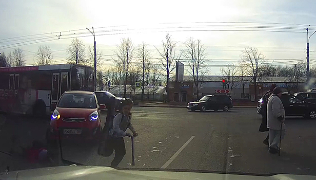 Слепая зона: в Петербурге на пешеходном переходе задавили девочку