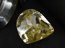 "Алроса" добыла самый крупный в 2018 году желтый алмаз