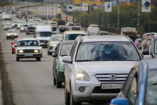 Из-за пробок в Новосибирске в два раза выросли цены на такси
