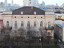 В Екатеринбурге суд обязал жильцов отреставрировать старинный дом