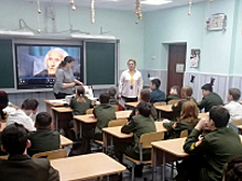 Полицейские и ветераны Ямало-Ненецкого автономного округа приняли участие в тематическом уроке, посвященном блокадному Ленинграду