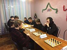 Представители старшего поколения и подростки поучаствовали в турнирах по шашкам и шахматам