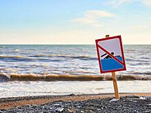 Отбойное течение заметили на популярном пляже во Владивостоке