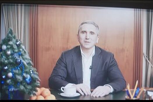 Александр Моор снялся в новогоднем ролике про пандемию