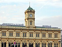 На Ленинградском вокзале появились указатели на китайском