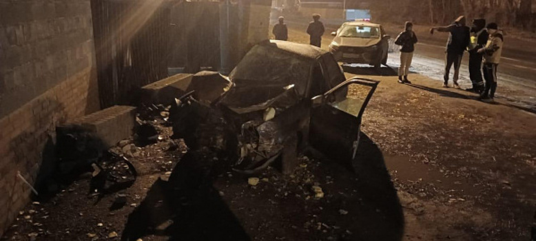 В Самаре парень на "Приоре" без прав влетел в кирпичный забор и попал в реанимацию