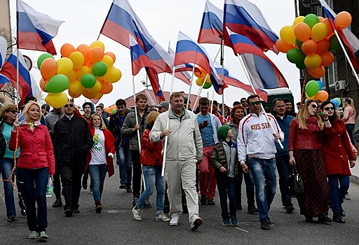 В Москве проходит первомайское шествие