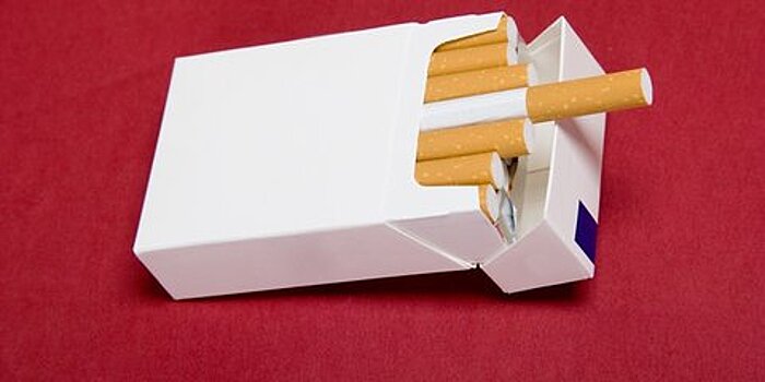 Эксперт рассказал, как бороться с продажей сигарет несовершеннолетним