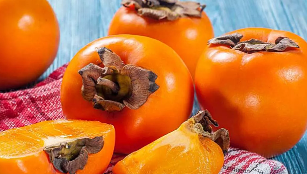 Пресечен незаконный ввоз хурмы из Республики Казахстан в Саратовскую область