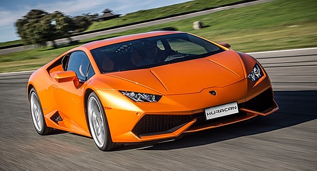 Появилось видео, как внедорожный Lamborghini Huracan ездит по грунтовкам