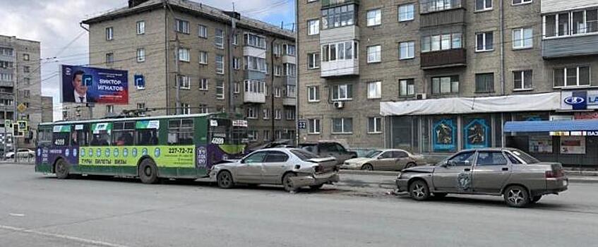 Пьяная женщина устроила ДТП с троллейбусом на Станиславского