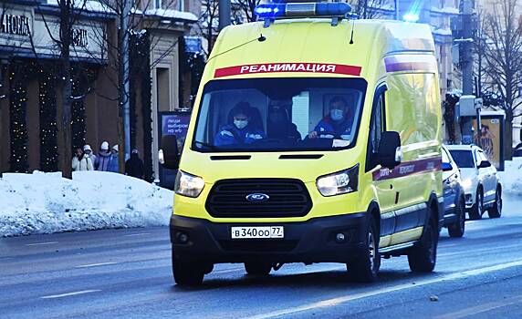 Россиянин оказался погребен под упавшим с крыши снегом