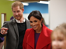 Наряд беременной Меган Маркл сравнили со шторой