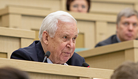 Рыжков объяснил решение покинуть должность сенатора