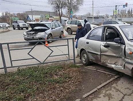 В Самаре отлетевшая после удара в ДТП машина сбила пешехода