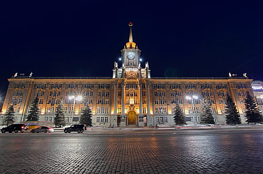 В Екатеринбурге чиновников пересадят на автомобили Lada вместо Toyota