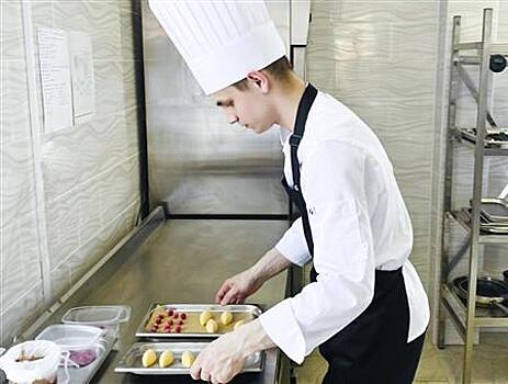 Студент-повар из Новокуйбышевска победил на WorldSkills, покорив жюри жульеном и десертом "Прекрасная Елена"
