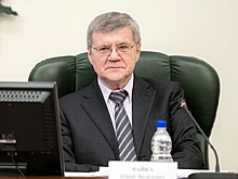Чайка взял под личный контроль ситуацию с ларьками в Екатеринбурге