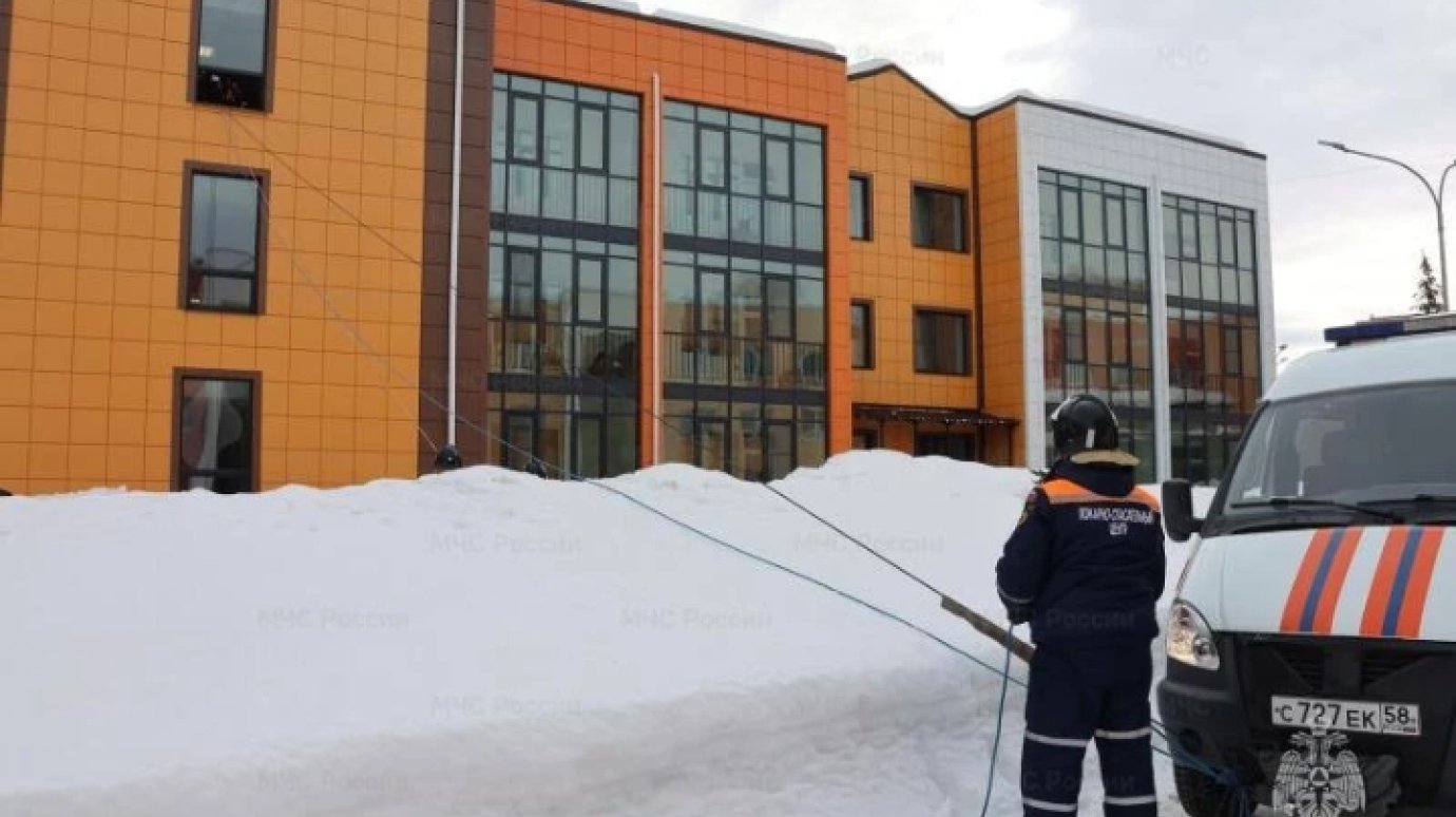 В Пензе пожарные провели учения в доме-интернате для престарелых