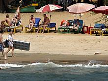 19-летняя инфлюэнсерша подверглась сексуальным домогательствам на пляже курорта Азии