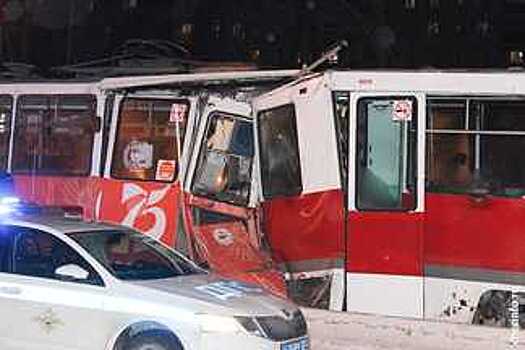 Стали известны подробности столкновения двух трамваев в Череповце