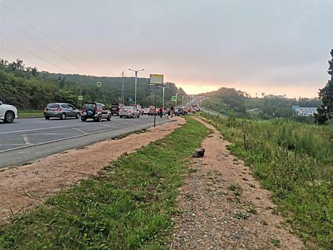 «Все с морей». Остров Русский сковала мощная пробка