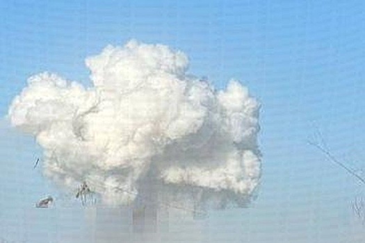 Очевидцы сняли белый гриб над Запорожьем после прилета гигантских ракет Х-22