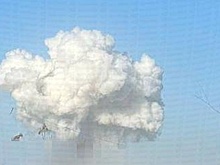 Очевидцы сняли белый гриб над Запорожьем после прилета гигантских ракет Х-22