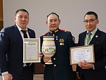 Герою России Андрею Григорьеву подарили 3 коровы, 17 телят и якутскую лошадь