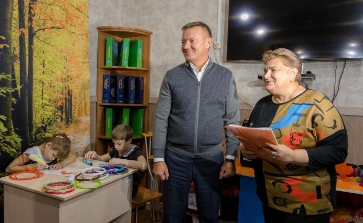 Курский губернатор подарил Льговскому центру социальной помощи 3D-принтер