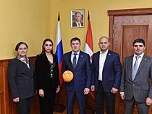 Олимпийская чемпионка Мамун проводит мастер-классы для прикамских гимнасток