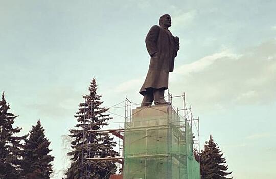 Ленину в Челябинске не повезло с центральной трибуной