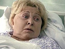 SHOT: Медики предупредили звезду "Ворониных" Анну Фроловцеву об угрозе инсульта