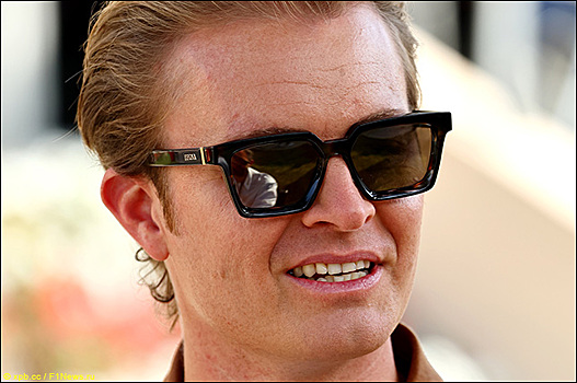 Росберг исследует влияние зрителей на экологию