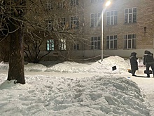 В Карелии возбудили дело по факту гибели женщины, на которую упала глыба льда