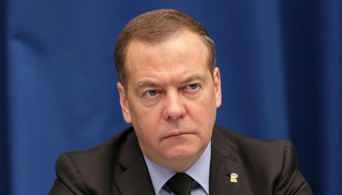 Пока вы не уснули: предостережение Медведева Лондону и тайный сигнал Зеленского Путину