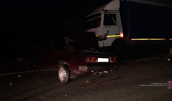 В ДТП с фурой в Волгоградской области погиб 31-летний пассажир ВАЗа
