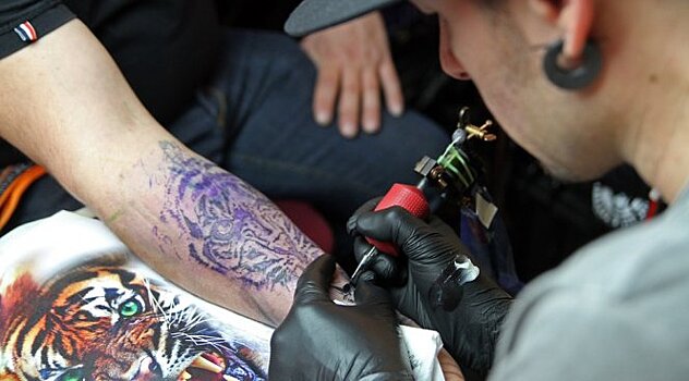 Татуировки могут вызывать инфекции и через 15 лет