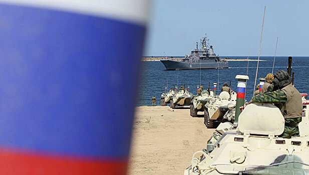 В Крыму боевые пловцы задержали условного диверсанта