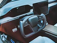 Tesla Model S со штурвалом вместо руля сфотографировали во время тестов в Калифорнии
