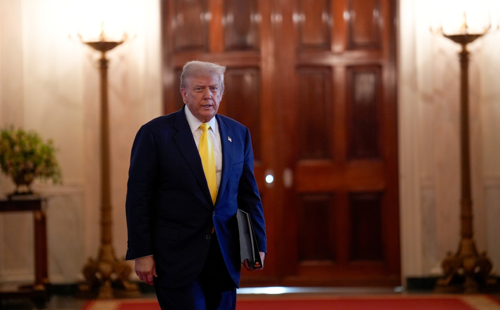 Что происходит в мире сегодня: Трампу грозит хаос и полное фиаско Украины