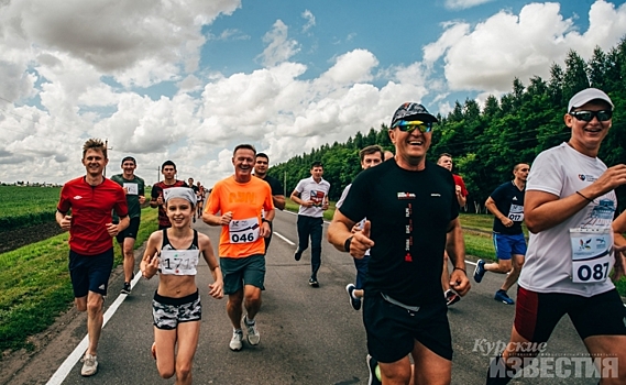 200 курян вышли на пробег памяти Вячеслава Клыкова