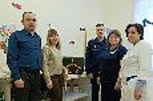 Сотрудники ИК-17 УФСИН России по Саратовской области подарили маленьким пациентам, проходящим лечение в Пугачевской районной больнице, «Сундук храбрости»