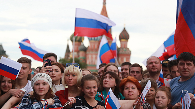 Меньше половины граждан признались, что хотят жить в РФ