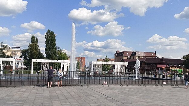 Городские власти извинились перед пензенцами за ограждение фонтана