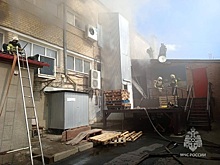 Торговый центр загорелся в Ростовской области