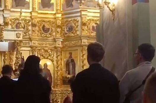 В храме спели под музыку продюсера Глюкозы