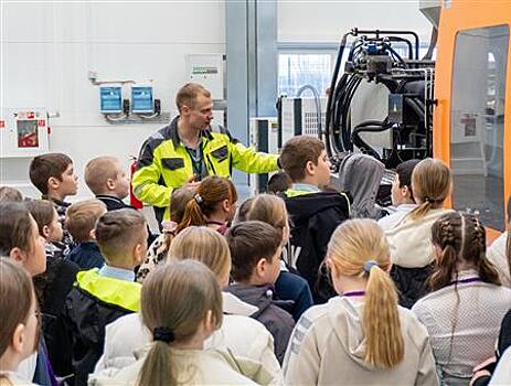 День открытых дверей компании "Транспорт будущего" посетили 400 тольяттинцев